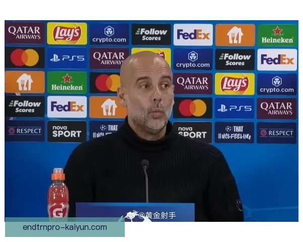 Osimhen 独特的面具造型引发关注，表现稳健继续助力球队前行