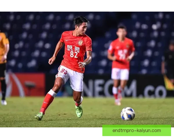 广州队在亚冠中的辉煌历程展现出强大的竞争力与表现稳健的趋势