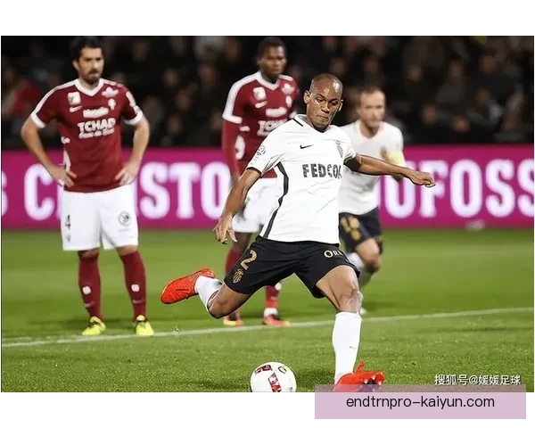 亨克主帅战术风格解析：近期带队表现稳健